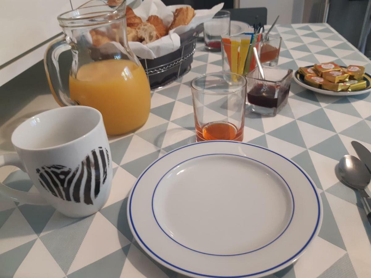 L'Abri D'Emilie - Chambre D'Hotes Saint-Xandre Dış mekan fotoğraf